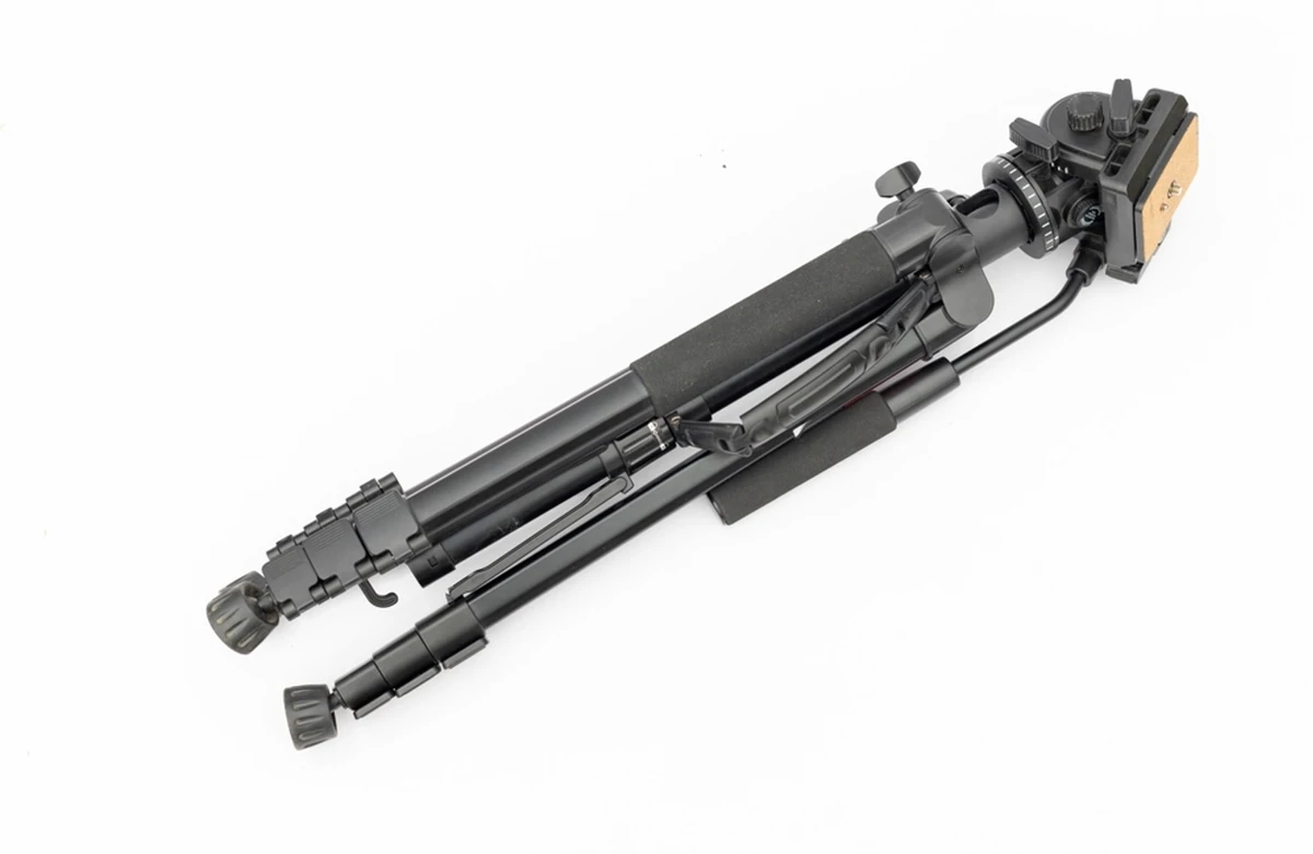 Professional transitions maintain viewer focus on the property