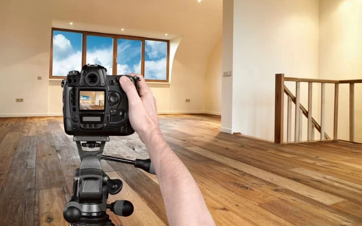 Income depends on location, experience, services, and client type