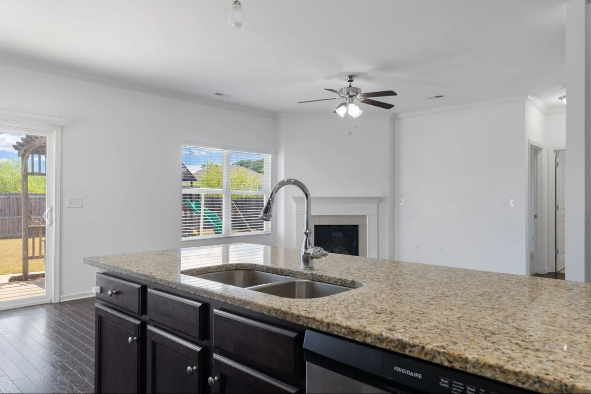 Window pull technical balances interior and exterior exposures