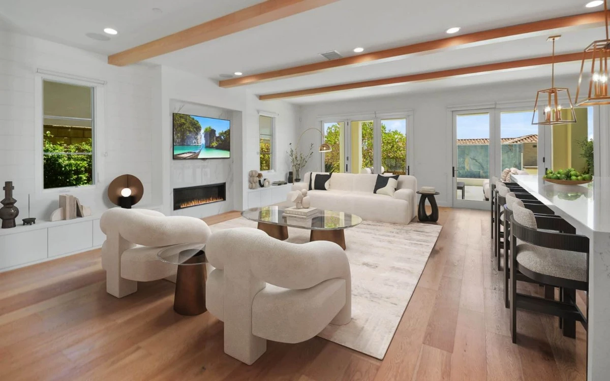 Which delivers better visual engagement and realism?